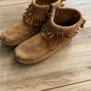 Minnetonka kids leather Boots